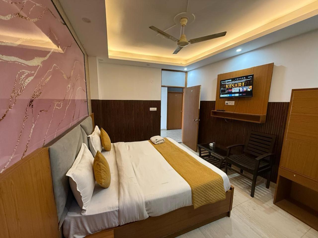 Hotel King Plaza 3* New Delhi